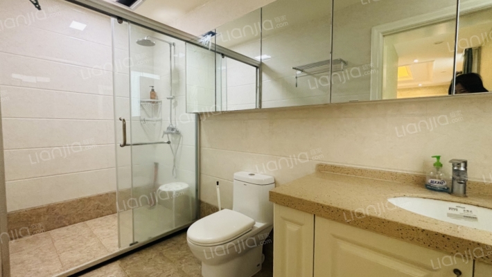 京都颐和城 5室2厅 南 西 北-卫生间B