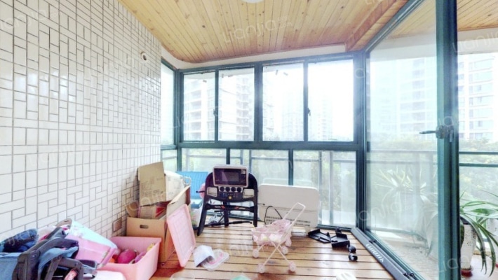 雅居乐国际花园一期大平层 纯板式结构双阳台 精装自住-储物间