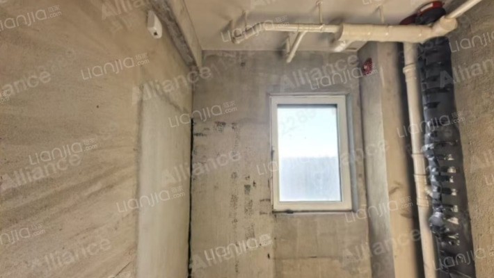 高尔夫别墅区内高层南北通透三居出售-卫生间