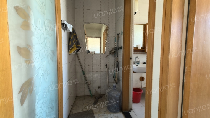 金税小区三居双卫大三居南北通透-卫生间B