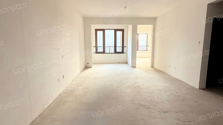 鸿坤理想尔湾 4室2厅 南 北-客厅