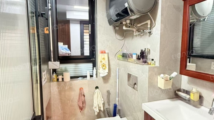 集中供暖 好楼层  三居室 南北通透好户型-卫生间