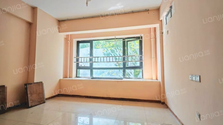 创美华彩国际二手房实景图