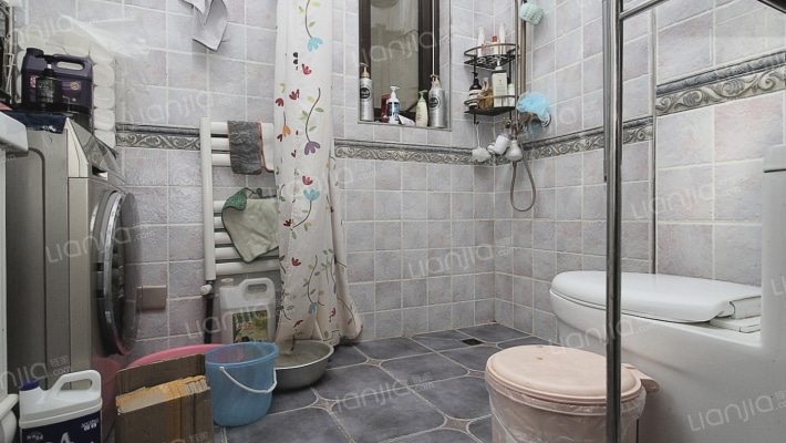 此房满五唯一 南北通透 带汗蒸房 全天采光-卫生间