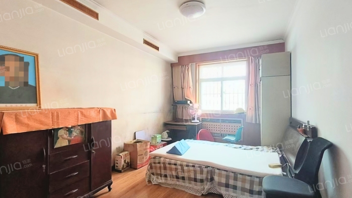 华阳中路大四居 南北通透 户型方正 好楼层-卧室A