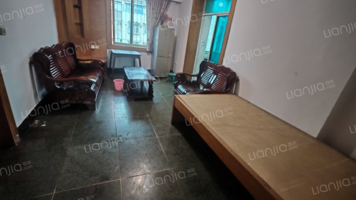 桥东街4号二手房实景图