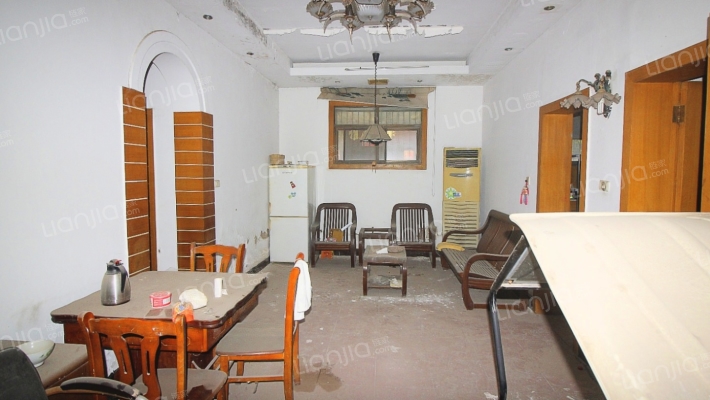 铁路南沿街二手房实景图