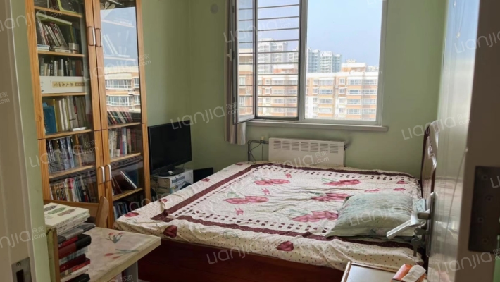 平安D区大三居南北通透房本满五唯一无抵押-卧室A