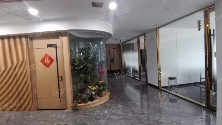 摩尔中心二手房实景图