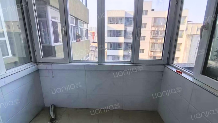 银禾公寓 中间好楼层 采光好 无遮挡-阳台