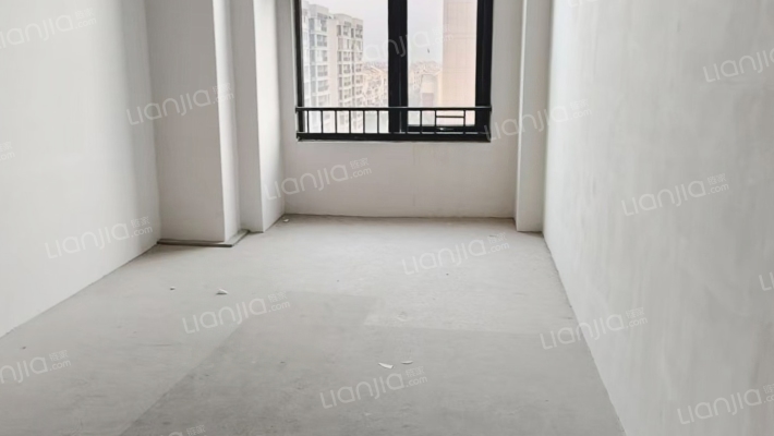 东时区公寓二手房实景图