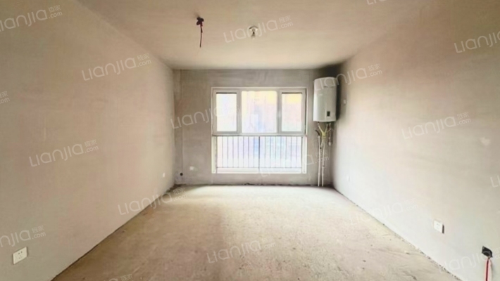 少有的南北通透大三居，业主诚心出售，中高层-客厅