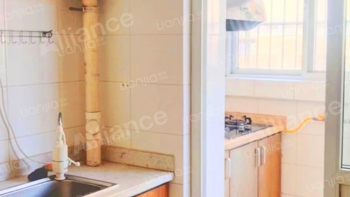 南北通透2居室，板楼中高层，集中供暖，二康南侧，-厨房