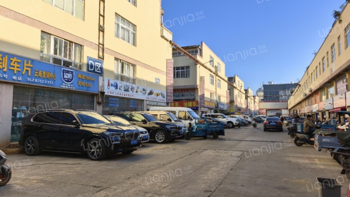 东聚大车汽配城二手房实景图