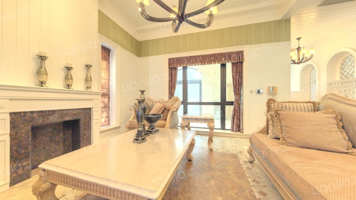 金地格林世界(安布瓦湖)二手房实景图