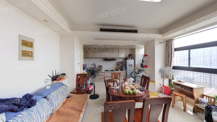 假日阳光二手房实景图