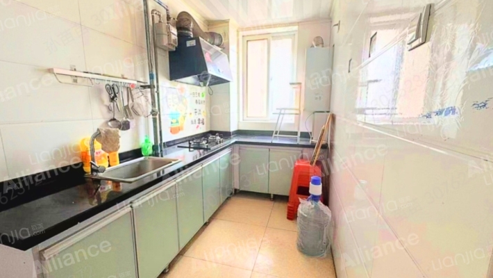 精装修  七十年大产权  东西通透电梯洋房-厨房