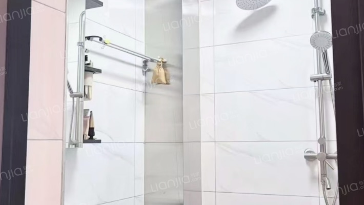 精装修，南北通透，户型方正！！-卫生间