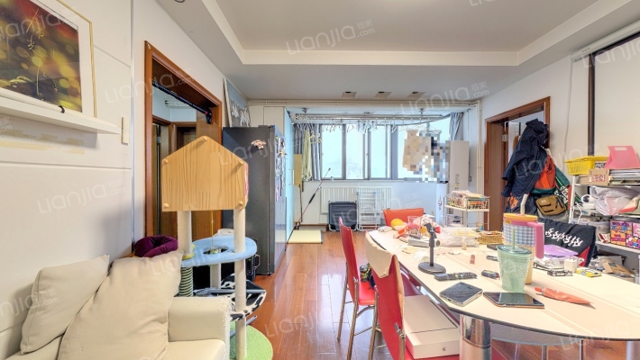 中亚公寓二手房实景图