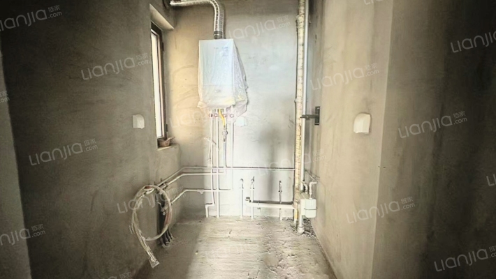 小区位于润禾街，交通便 利。 房本满二，可贷款-厨房