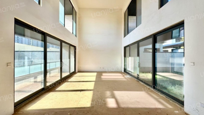 招商依云国际社区二手房实景图