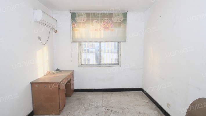 西东风小区二手房实景图