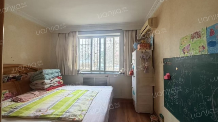 物探据家属院  集中供暖   配套齐全-卧室B