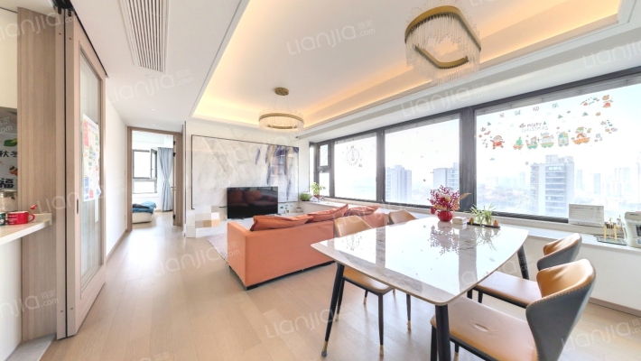 四季都会晓风来二手房实景图