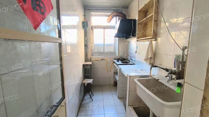 范阳路矿山局家属院南北通透小三居-厨房