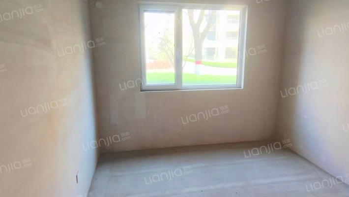 一楼带小院，东边户采光视野好，南北通透-卧室B