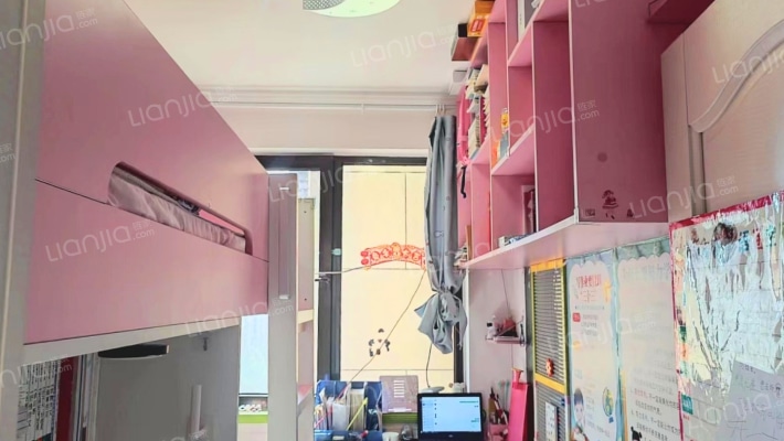 鸿坤高铁新干线，南北双通透C3户型三居室-卧室B