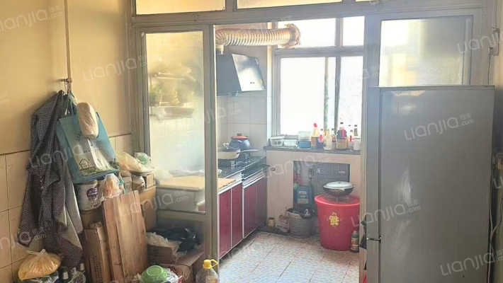 双塔明厨明卫 南北三居室 房本满五集中供暖-厨房