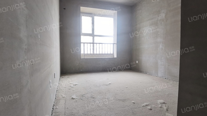 总高18层，户型方正，中高楼层，小区环境优美-卧室A