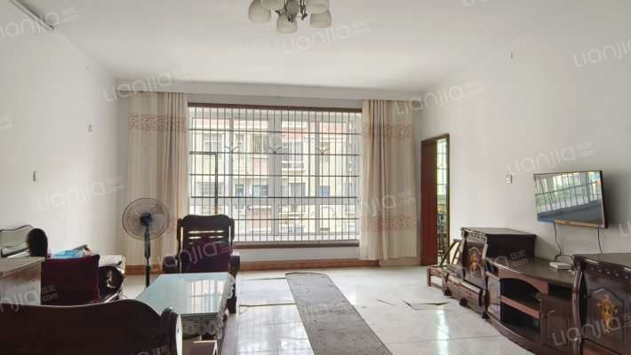 公务员小区二手房实景图