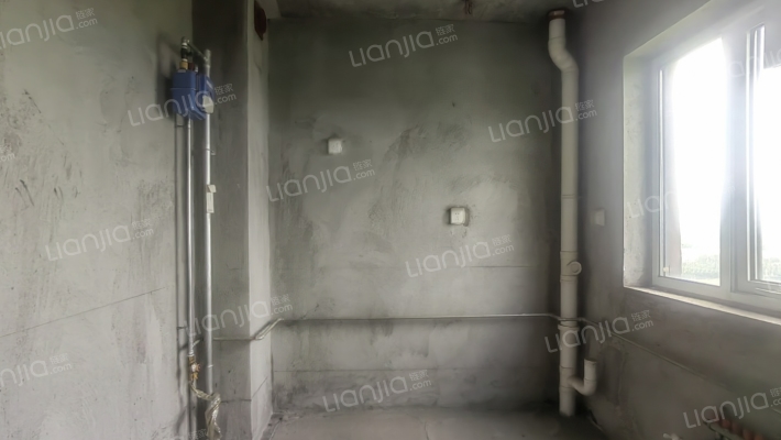 业主移民国外 诚心出售，价格可聊，适合刚需自住-厨房