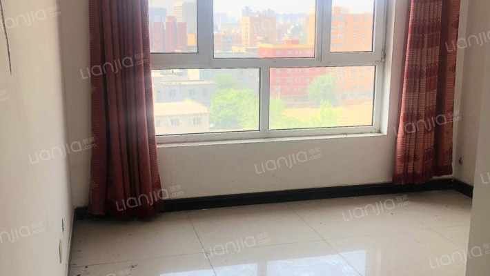 此房西向，房本满五，电梯房，中间楼层，采光好-卧室A