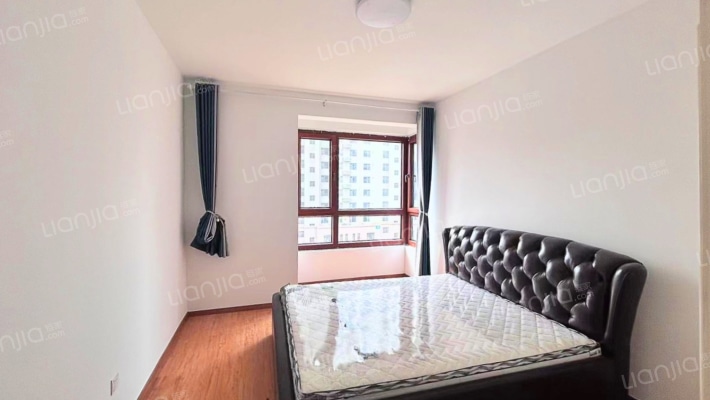 金品时代院内南北三居，简单装修，房本满二-卧室A