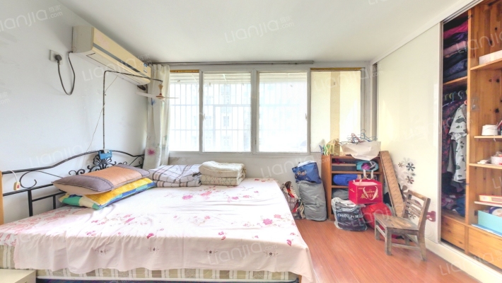 西街头小区二手房实景图