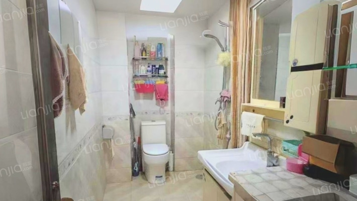 全南精装两居室，随时看房，拎包入住，房主自住-卫生间