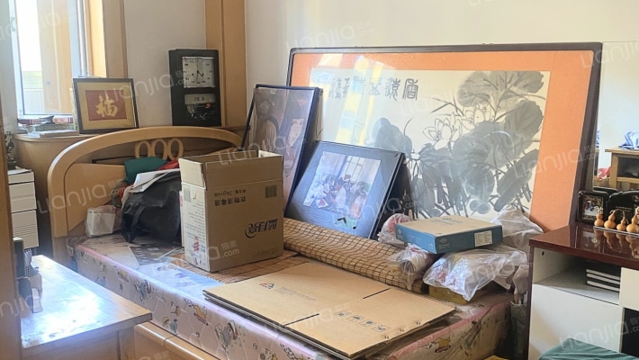 房本满五，南北通透，跃层，有小房。。。。。。。。。-卧室A