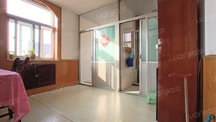 房子是南北通透户型 格局好 采光好-餐厅