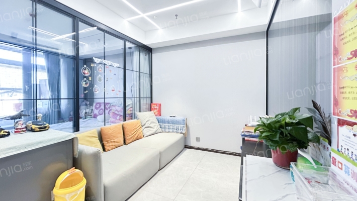 启航精英公寓二手房实景图