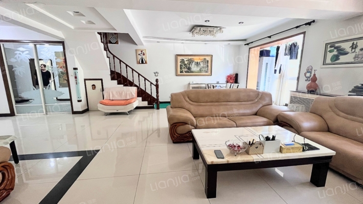 房子集中供暖 复试一跃二适宜各年龄段人群采光户型好-客厅