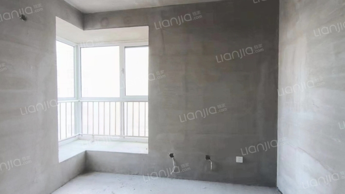 房子是毛坯房，采光视野不错，随意装修-卧室B