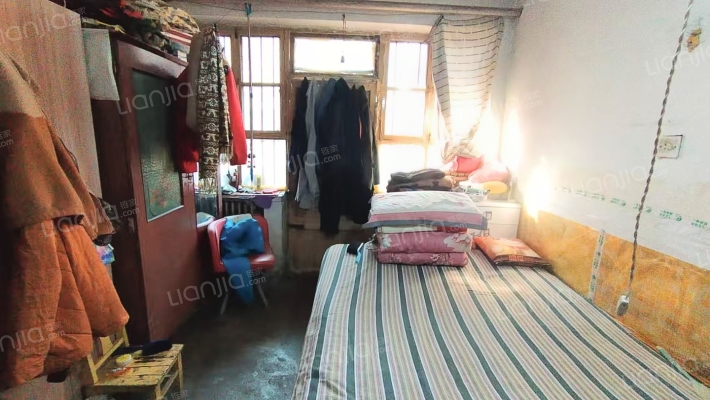 兴泰小区 3室2厅 南 北-卧室C