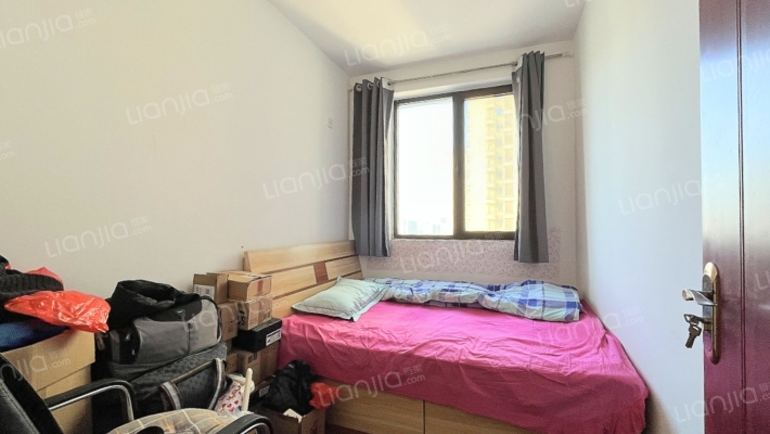 鸿坤小三居，满二，带装修，低楼层，出行方便-书房