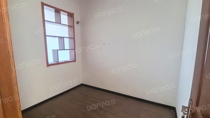 范阳主路 位置好  采光好 房本满五年 诚意卖 交通好-卧室B