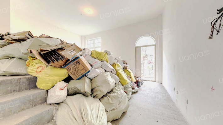 蓝山溪谷二手房实景图