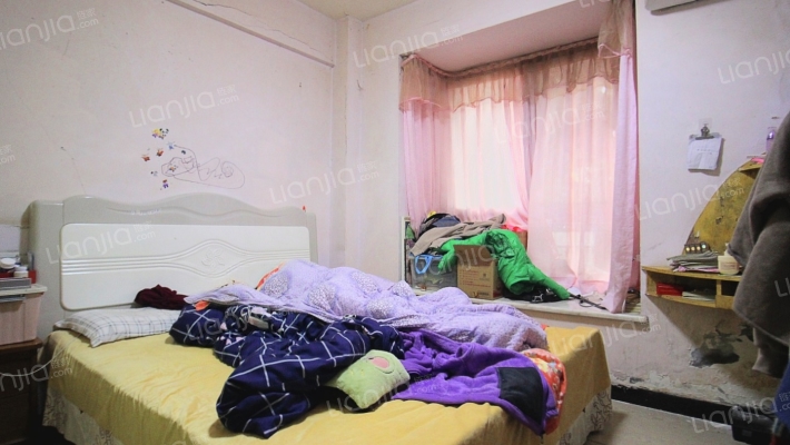 上江北红坝路，简装三房，拎包入住诚心低价出售-卧室B
