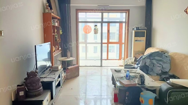 南北通透大三居，户型方正，明厨明卫，集中供暖-客厅